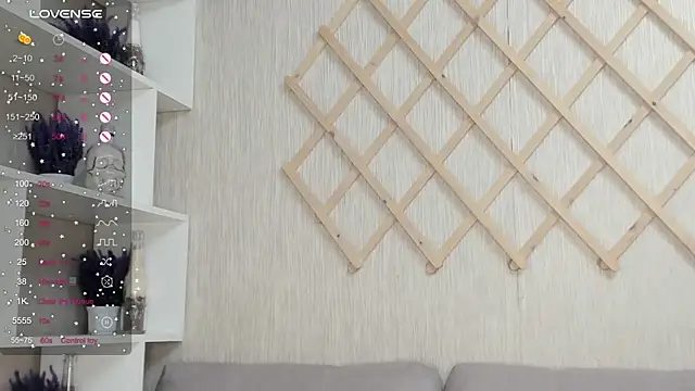 Snapshot of AutoBaby chatting on October 2025 11:33:01 AM AutoBaby online show from October 2025 11:33:01 AM