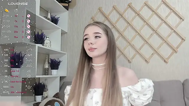 Snapshot of AutoBaby chatting on November 2025 11:36:02 AM AutoBaby online show from November 2025 11:36:02 AM