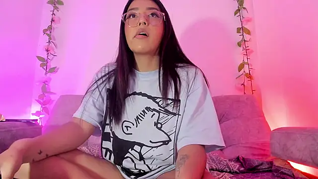 Snapshot of SamanthaJonson1 chatting on November 2025 05:07:02 PM SamanthaJonson1 online show from November 2025 05:07:02 PM