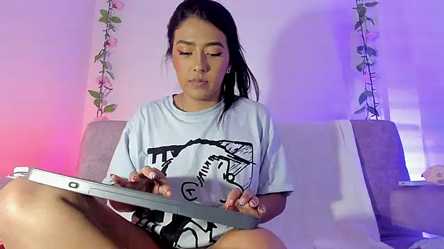 Snapshot of SamanthaJonson1 chatting on November 2025 01:31:01 AM SamanthaJonson1 online show from November 2025 01:31:01 AM