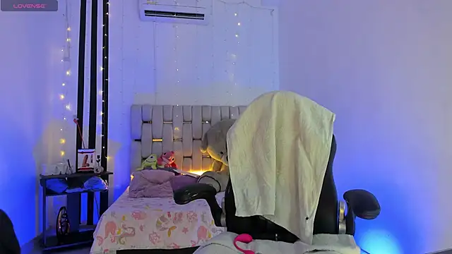 Gorgeous Team online show from May 2026 07:11:01 PM