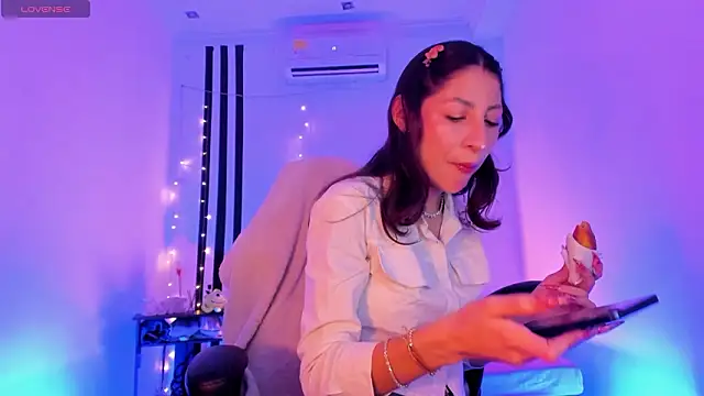 Snapshot of Gorgeous_Team chatting on February 2026 08:22:01 PM Gorgeous Team online show from February 2026 08:22:01 PM