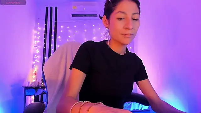 Snapshot of Gorgeous_Team chatting on February 2026 06:27:02 PM Gorgeous Team online show from February 2026 06:27:02 PM