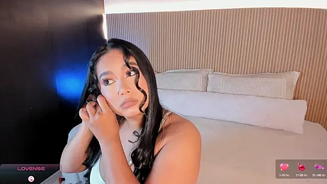 Snapshot of Gaby_Blaze chatting on October 2025 10:11:01 PM Gaby Blaze online show from October 2025 10:11:01 PM