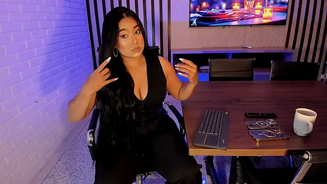 Snapshot of Gaby_Blaze chatting on January 2025 07:20:01 PM Gaby Blaze online show from January 2025 07:20:01 PM