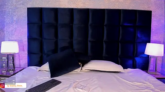 Snapshot of Gaby_Blaze chatting on March 2025 10:04:02 PM Gaby Blaze online show from March 2025 10:04:02 PM