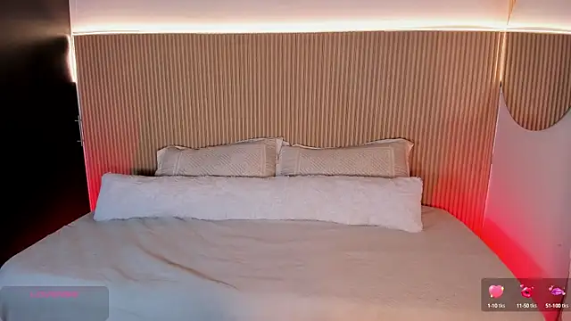 Snapshot of Gaby_Blaze chatting on October 2025 09:12:02 PM Gaby Blaze online show from October 2025 09:12:02 PM