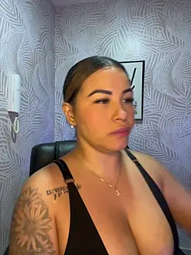 sexyyykloee online show from February 2026 06:02:01 AM