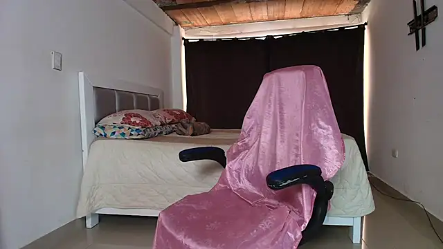 Snapshot of Danna_777 chatting on September 2025 06:30:01 PM Danna 777 online show from September 2025 06:30:01 PM