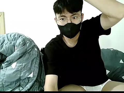 Gwencloudy online show from October 2025 04:08:02 PM