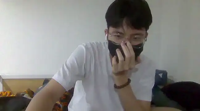 Gwencloudy online show from March 2025 01:59:02 PM