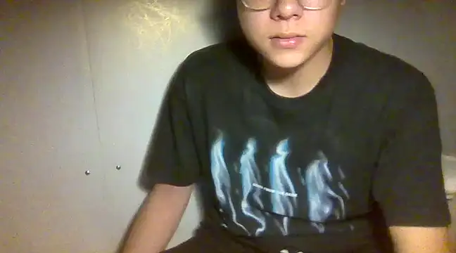 Gwencloudy online show from December 2024 07:22:01 PM