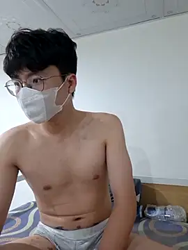 Gwencloudy online show from April 2026 03:58:02 PM