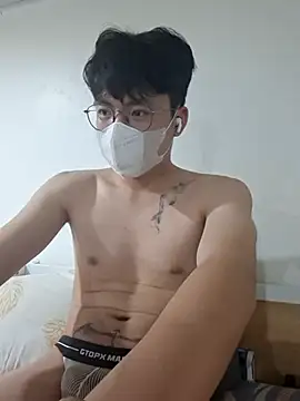 Gwencloudy online show from April 2026 04:24:01 PM