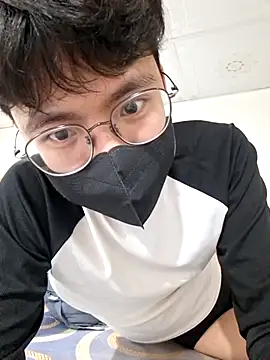 Gwencloudy online show from February 2026 04:29:02 PM