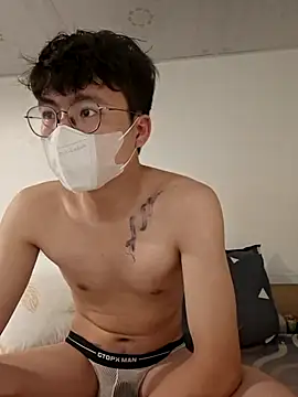 Gwencloudy online show from April 2026 04:19:01 AM