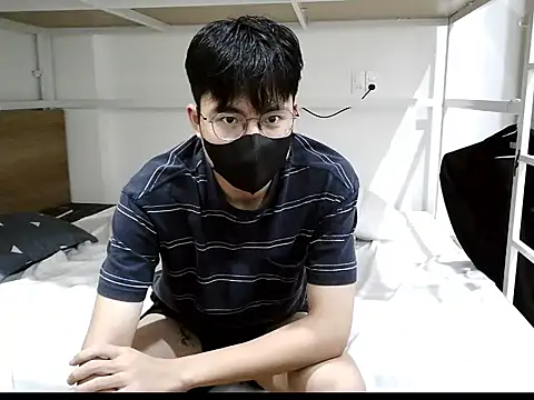 Snapshot of Gwencloudy chatting on November 2025 04:21:01 PM Gwencloudy online show from November 2025 04:21:01 PM