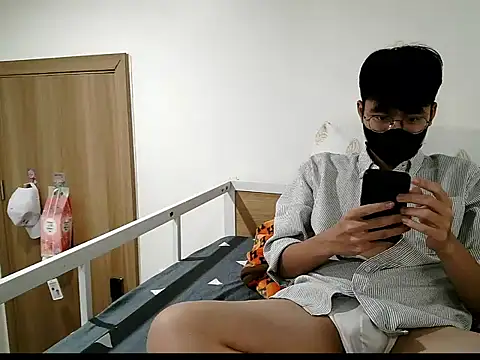 Snapshot of Gwencloudy chatting on October 2025 03:00:01 PM Gwencloudy online show from October 2025 03:00:01 PM