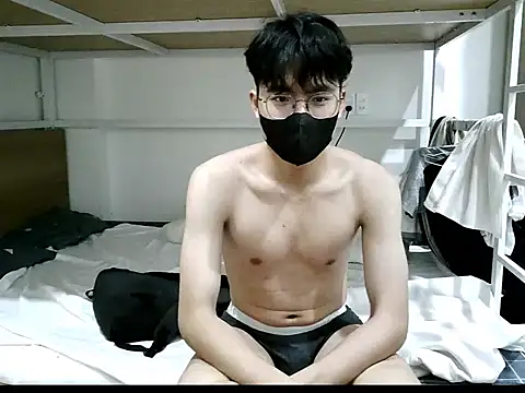 Gwencloudy online show from February 2026 04:17:02 PM