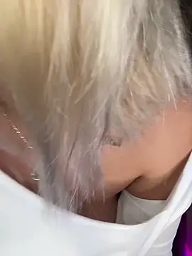 Snapshot of sofiah_ chatting on January 2026 04:43:01 PM sofiah online show from January 2026 04:43:01 PM