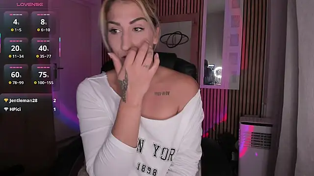 Snapshot of sofiah_ chatting on November 2025 06:51:01 PM sofiah online show from November 2025 06:51:01 PM