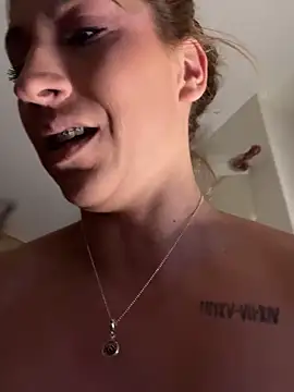 Snapshot of sofiah_ chatting on February 2026 05:23:01 PM sofiah online show from February 2026 05:23:01 PM