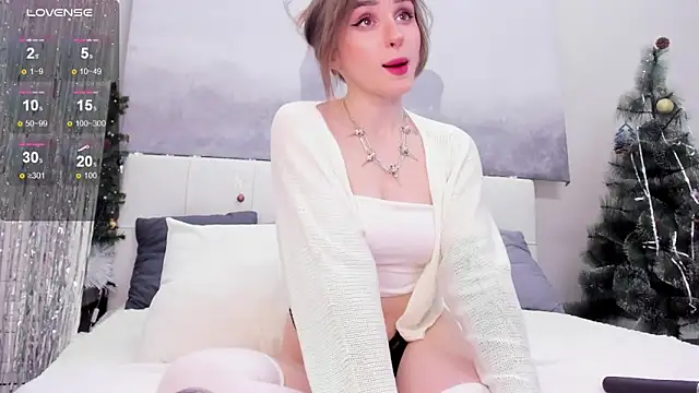 Snapshot of JuliaVangg_19 chatting on February 2025 01:52:01 AM JuliaVangg 19 online show from February 2025 01:52:01 AM