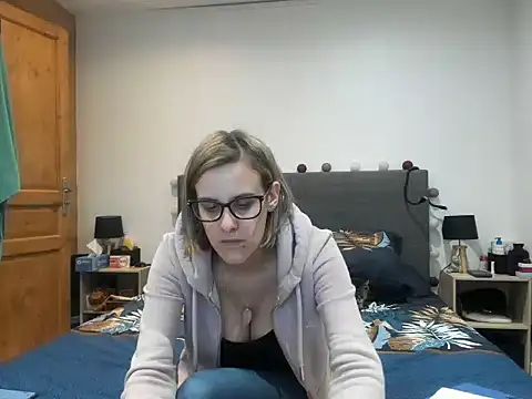 Madame Callie online show from April 2026 02:10:02 PM