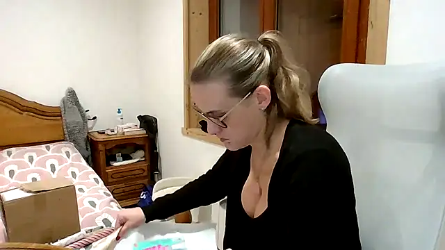 Madame Callie online show from December 2025 07:28:02 PM