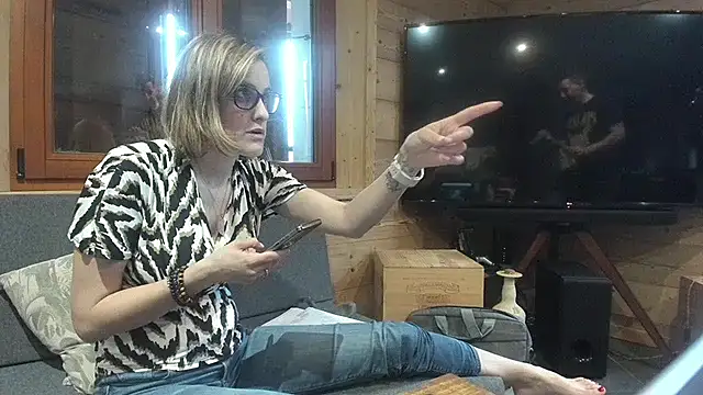 Madame Callie online show from May 2026 01:01:01 PM