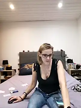 Snapshot of Madame_Callie chatting on June 2026 08:08:02 PM Madame Callie online show from June 2026 08:08:02 PM
