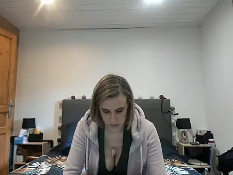 Madame Callie online show from April 2026 01:01:02 PM