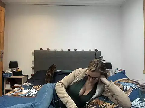 Madame Callie online show from March 2026 02:06:02 PM