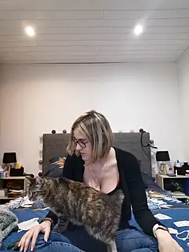 Madame Callie online show from April 2026 07:28:02 PM