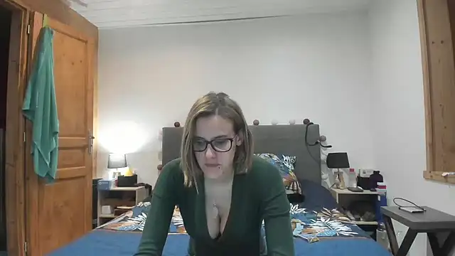 Madame Callie online show from April 2026 07:20:01 PM