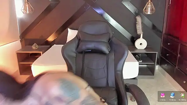 dark gotica online show from April 2026 07:08:02 PM