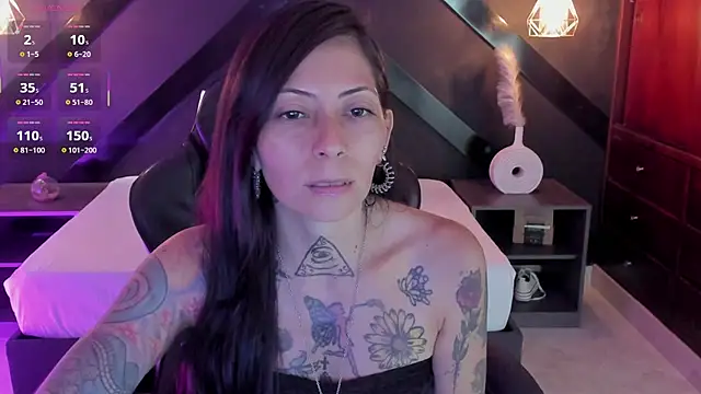 dark gotica online show from May 2026 07:10:02 PM