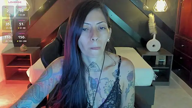 dark gotica online show from May 2026 07:17:01 PM