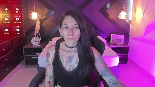 dark gotica online show from November 2025 07:07:02 PM