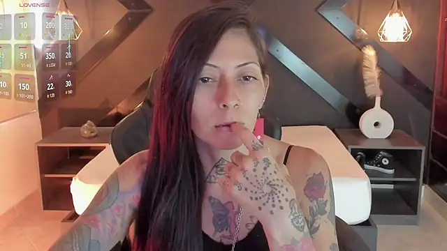 dark gotica online show from April 2026 07:09:01 PM