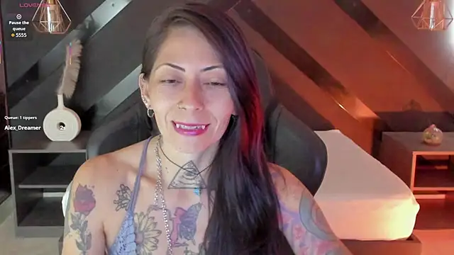 Snapshot of dark_gotica chatting on February 2026 07:13:01 PM dark gotica online show from February 2026 07:13:01 PM