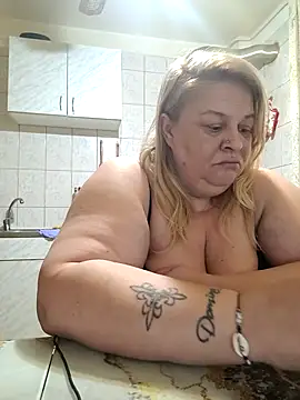 AriannaMilf online show from November 2025 09:30:01 PM