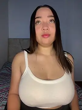 Snapshot of MissPerlaa chatting on February 2025 01:22:01 PM MissPerlaa online show from February 2025 01:22:01 PM