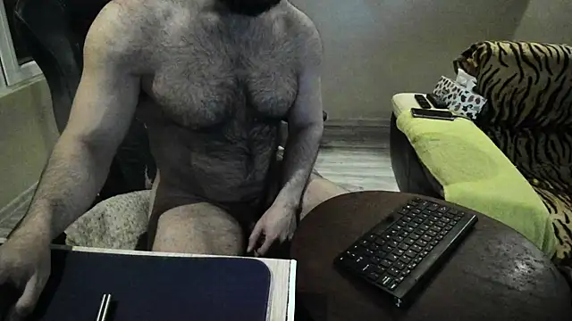 Snapshot of Hugealphabeast chatting on March 2025 03:41:02 AM Hugealphabeast online show from March 2025 03:41:02 AM