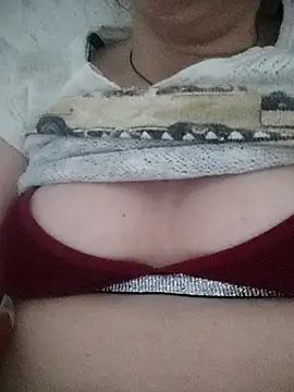 Snapshot of bruna_safadinhaa chatting on February 2025 11:54:01 AM bruna safadinhaa online show from February 2025 11:54:01 AM