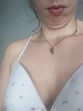 Snapshot of bruna_safadinhaa chatting on March 2025 04:06:02 PM bruna safadinhaa online show from March 2025 04:06:02 PM