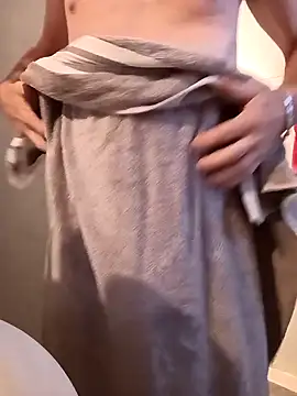 Snapshot of petitpeps84 chatting on December 2024 07:15:01 AM petitpeps84 online show from December 2024 07:15:01 AM