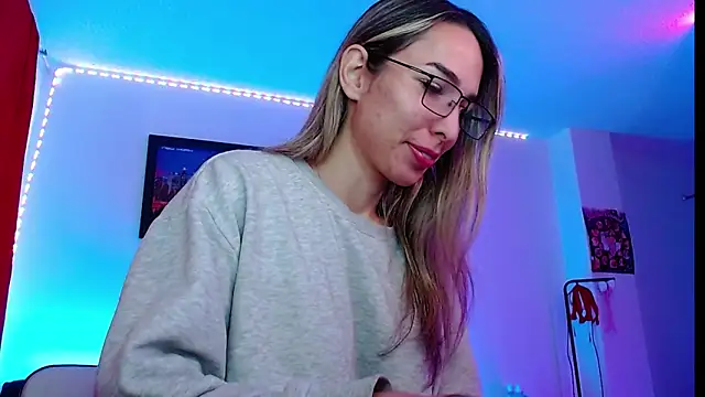 Niky 777 online show from September 2025 06:13:02 PM