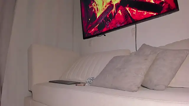 HannahDavis  online show from April 2026 10:29:01 AM