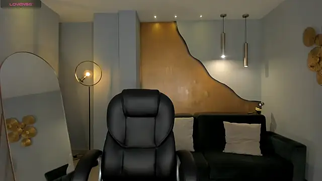 AlessiaCorleone  online show from January 2026 08:13:02 PM